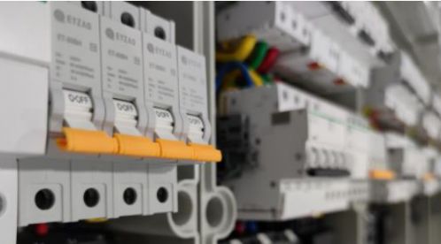 什么樣的浪涌后備保護器才能真正起到保護作用？點擊查看詳情-易造防雷