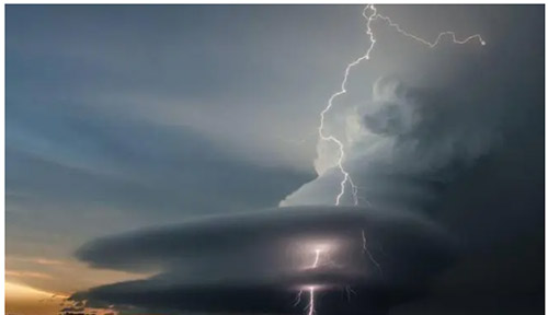 雷電的產(chǎn)生原理