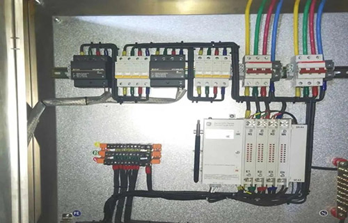 浪涌保護(hù)器接線