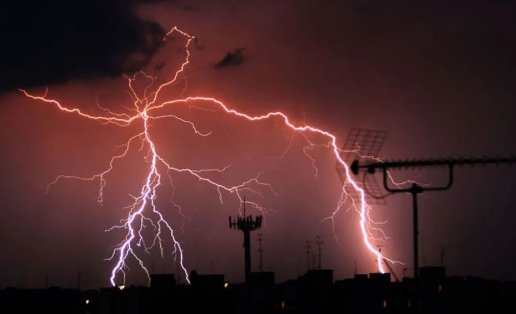 光伏儲能系統中浪涌保護器的選型