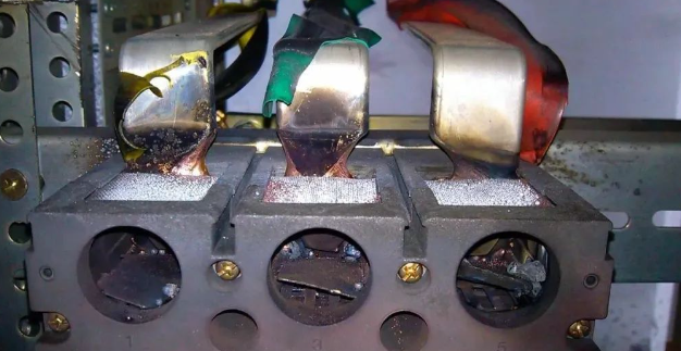 光伏儲能系統中浪涌保護器的選型